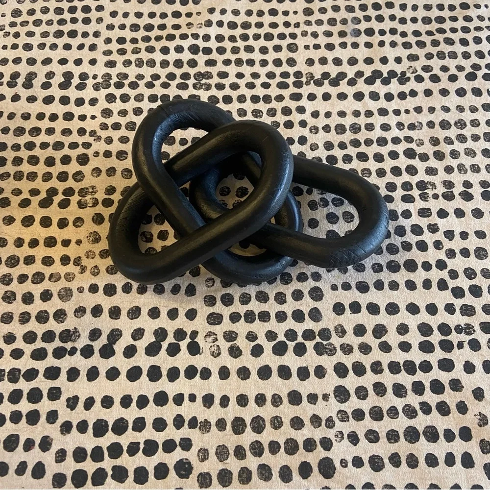Modern Black Chain Link Decor - Picture 4 of 5